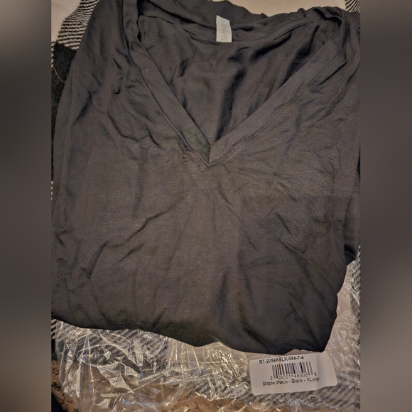 Zenana NIB Black Long Sleeve V Neck Rounded Hem Tunic Mindy Maes - Picture 2 of 3